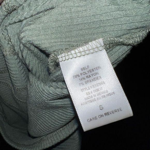 ⭐️NWT Altar'd State Green Ribbed Long Sleeve Corset Cropped Top Size S - Picture 12 of 12